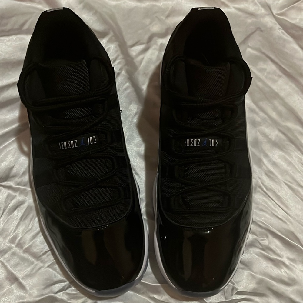 Great condition retro low top Jordan 11